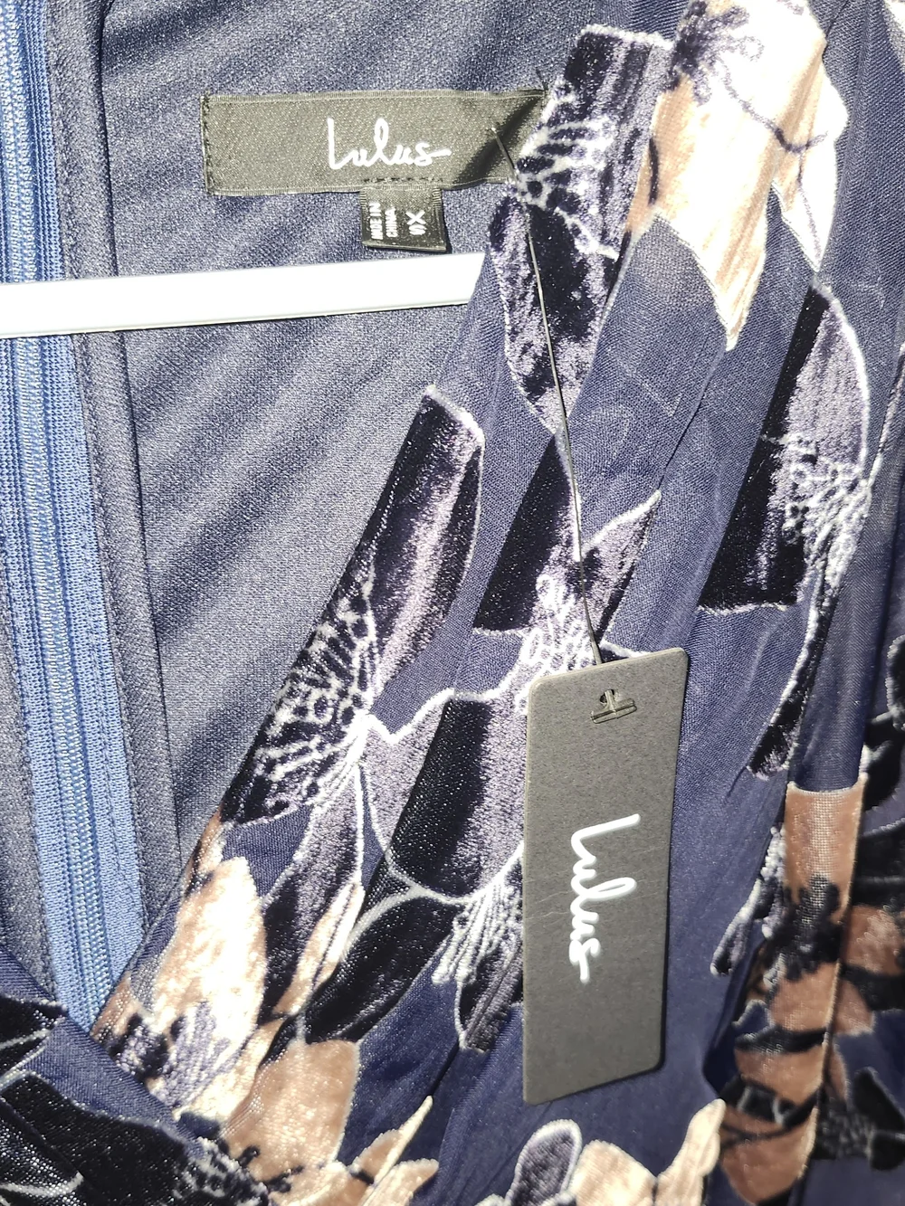 Lulu's Navy Floral Velvet Burnout V‑Neck Mini Dress